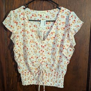 New With Tags Monteau Short Sleeve Floral Crop Top Size Large